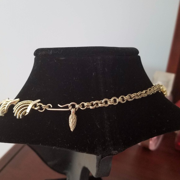 Beautiful gold necklace - Picture 3 of 4